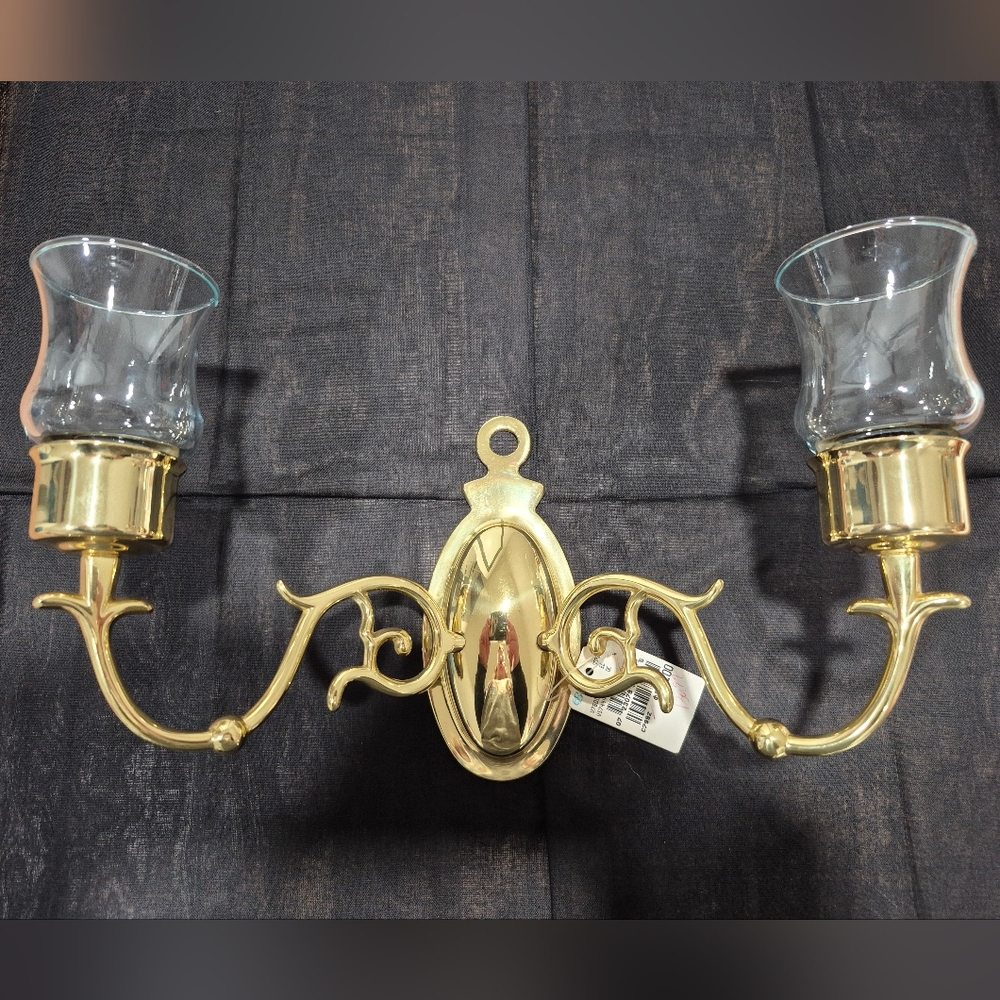 NWT Beautiful Brass Wall Sconce